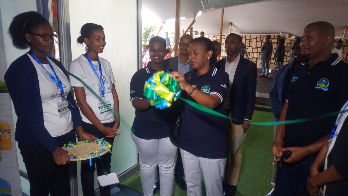 RwandaLabour's tweet image. Hon. Minister @FRwanyindo has officially opened the 6th edition of #KigaliJobNet organised by @CityofKigali through its @Employmentcentr in partnership with @RwandaLabour and @DOTRwanda. The Event is taking place at KCEV (former Camp Kigali) today. @RDBrwanda #RwoT