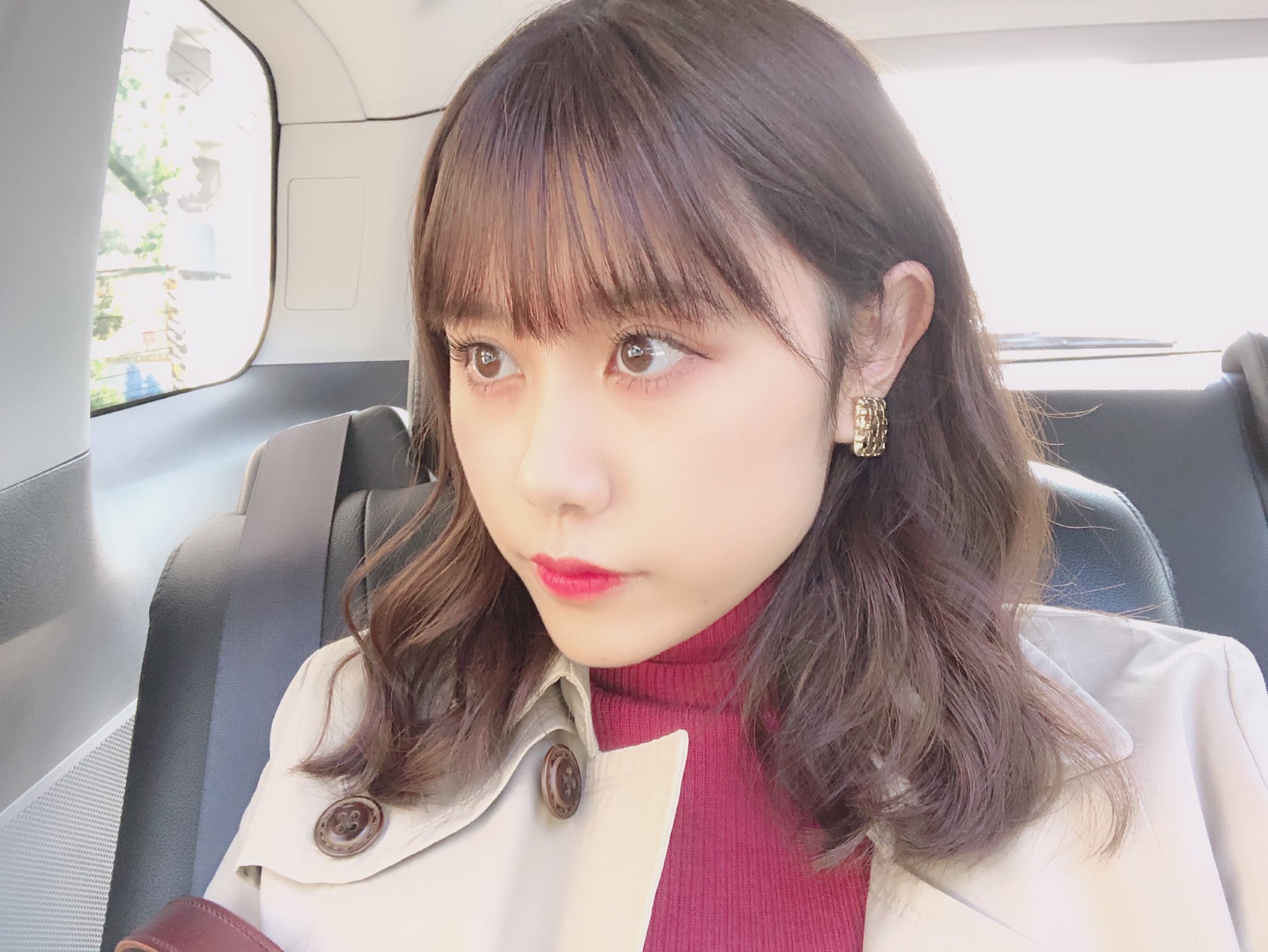 Mako 中学生くらいからコンプレックスの鼻をどうにか高くしたくて指の関節を丸めてコツコツと軟骨を叩いてマッサージしたり シンクロ選手の鼻栓を付けて大学受験の勉強をしていました 横顔好きだと言ってもらえてやっと成果が出てきたかなと思います