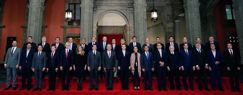 #LoCurioso
Gobernadores con Peña Nieto 2012. 
Gobernadores con López Obrador 2018.