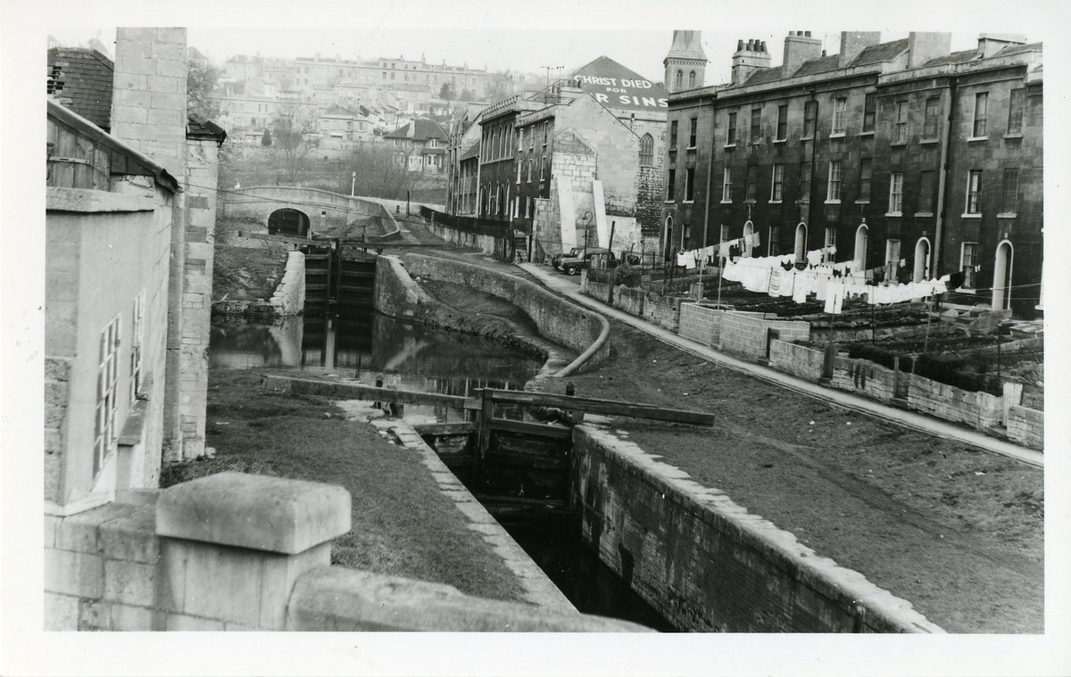 CRTWalesandSW's tweet image. Neat synergy! For #ThrowbackThursday here's some pics of Bath Locks 8/9 - now known as Bath Deep Lock...which just happens to have a #WinterOpenDay this Sat 8 Dec :-) The first was taken c.1950s; the 2nd shows the chamber excavation c.1976. Courtesy of #KACT Archive
