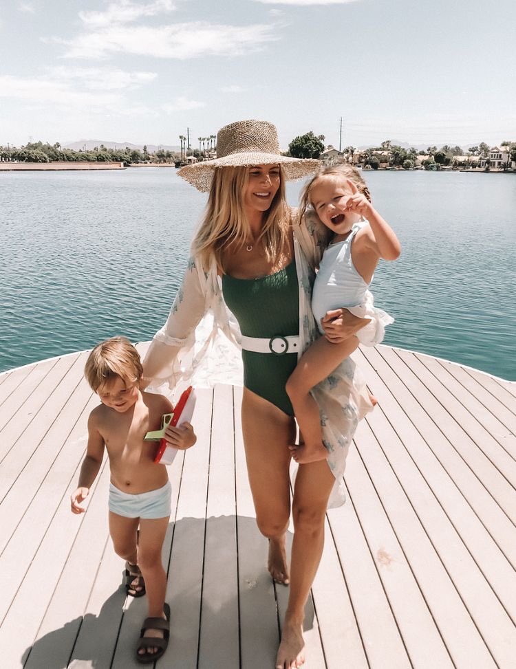 children_water's tweet photo. I mean, COME ON, how cute is this??? 💗

This is exactly what family life around the water should be like ✨🧜‍♀️🧜‍♂️ https://t.co/47sqsOD1op