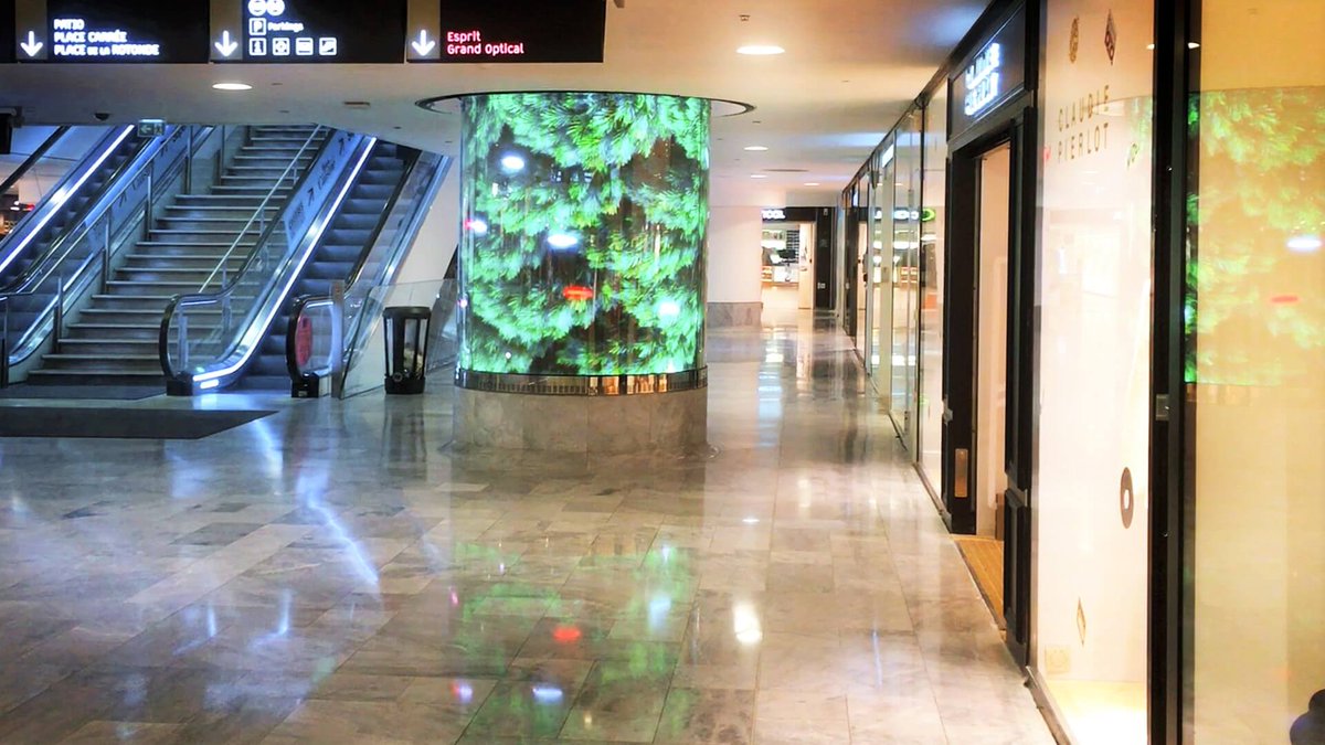 Located in the very heart of Paris, The "Forum des Halles" works with innovative tools such as <a href="/CrystalUnivers/">Crystal Universe</a> learn more here lcs-info.com/blog/forum-des… #digitalsignage #livecreativesignage