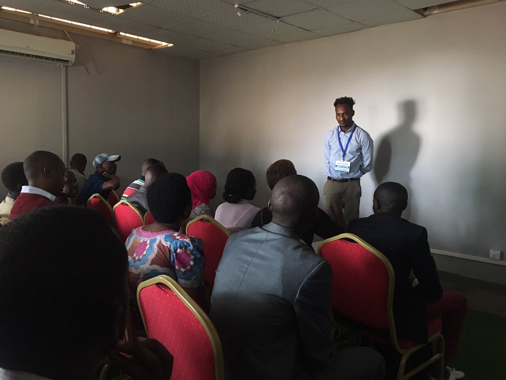 AkilahInstitute's tweet image. #HappeningNow at the #KigaliJobFair: @AkilahInstitute Careers Department gives #training sessions on how to give your best elevator pitch and offers #career coaching. Come sit in on a training and get some great career advice!