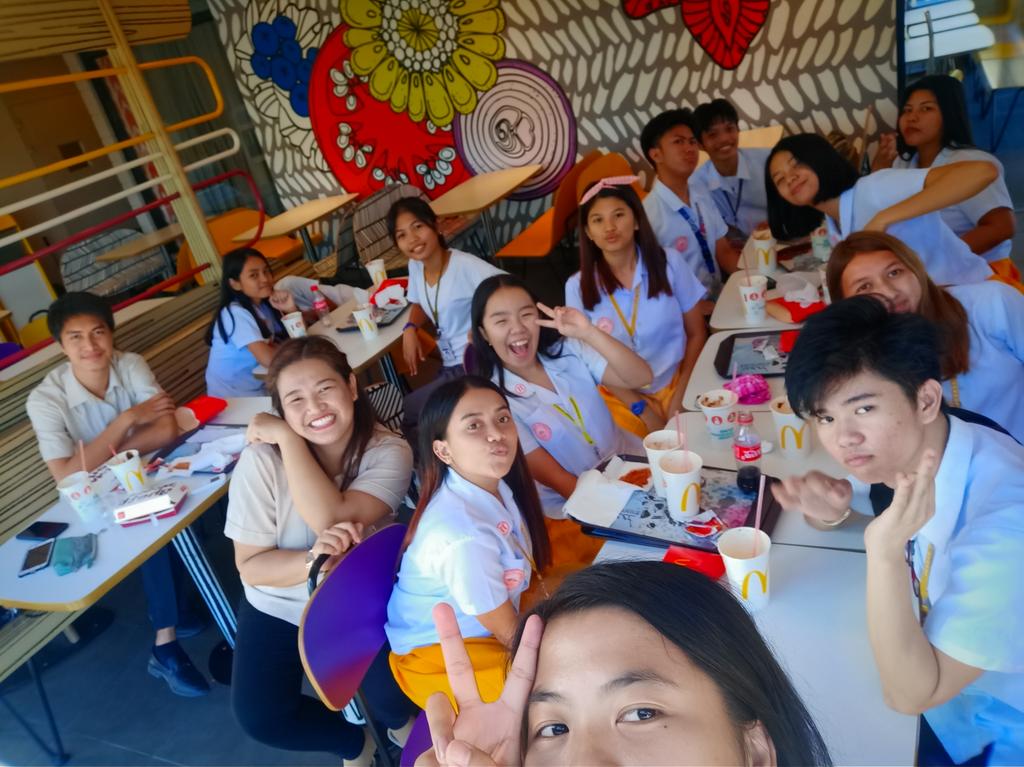 dannia_bondoc's tweet image. Congratulations, HUMSS B, especially to our Mommy Cherry!!!!❗❤🔥

#StatisticsAndProbability
#FestivalOfTeaching2018