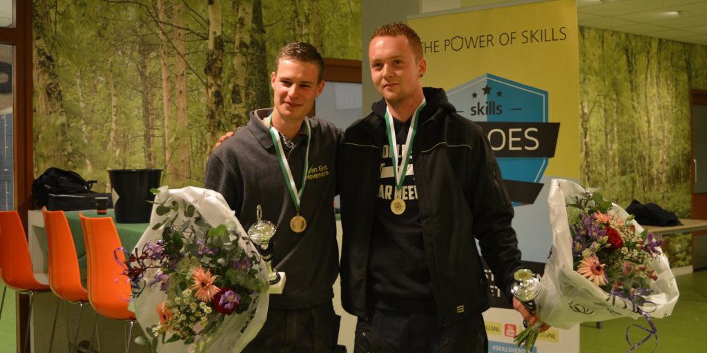mbo_zone's tweet photo. Studenten Tuin &amp; landschap Bastijn Wiersma en Joey-Sven Pierik bemachtigden vorige week de 1e plek bij de voorrondes van Skills Heroes! 16-18 januari vertegenwoordigen ze https://t.co/suiLmn3SKW tijdens de landelijke kwalificatieronde. Meer info: https://t.co/1tMzLtVh1b. https://t.co/la3kLYitDC