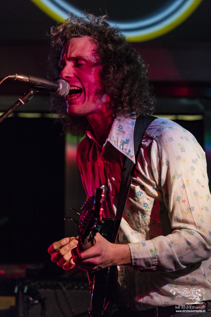 wrecklessmouse's tweet photo. Empezando con fuerza @Elpurpleweekend: concierto de @Triptides en el Hall del MUSAC
#Elratonintrepido 🐭
#Therecklessmouse 🐁 🧀 https://t.co/QZKq2RuxNO