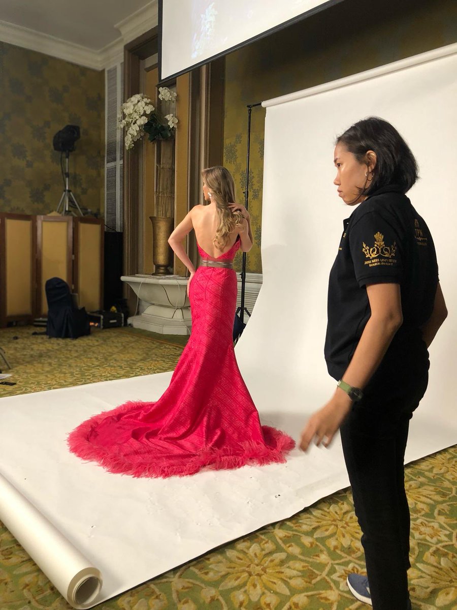 About last night... @missuniverse ✨
•
#missuniverse #missuniverso #confidentlybeautiful #thailand #bangkok #roadtomissuniverse #67thmissuniverse #angelaponce #spain