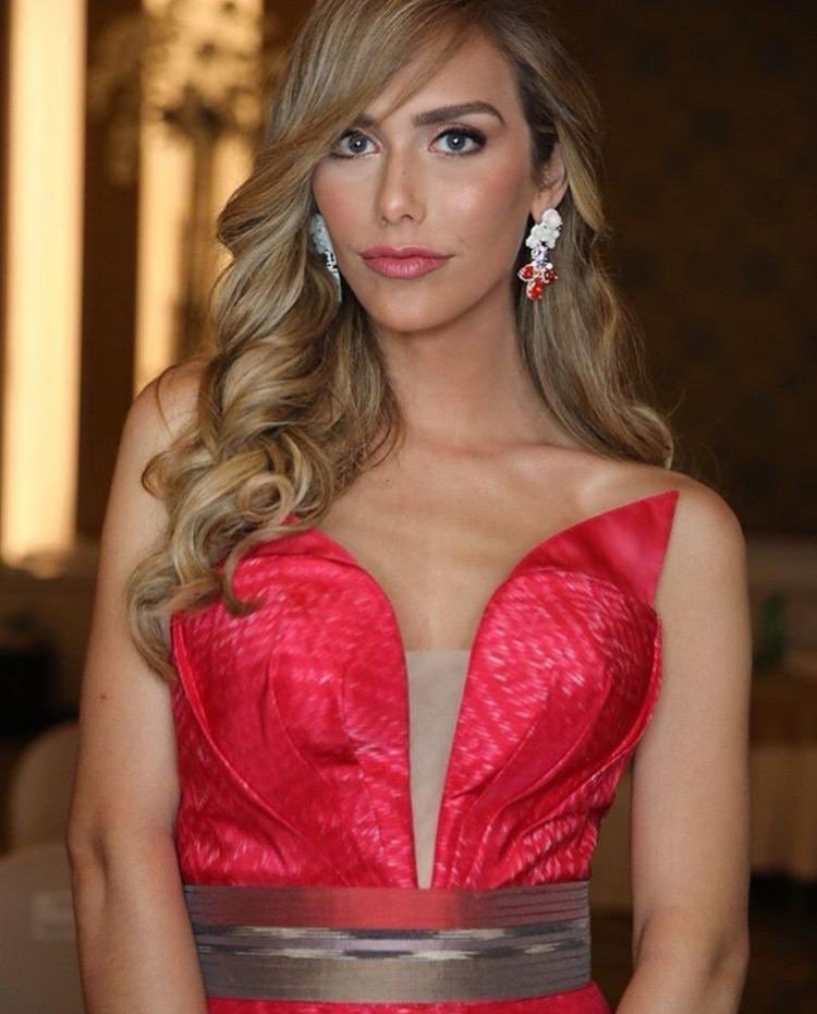 Angela Ponce Official tweet media