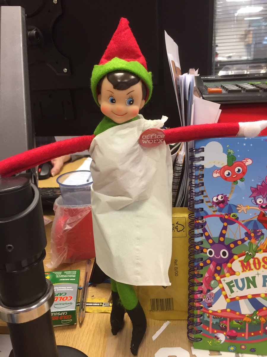 UniversalUniUK's tweet photo. Ernie has got a bit big for his boots and has declared himself Emperor of the Office (Noel Edmonds style!) #OfficeworxElf #elfontheshelf2018 #toga https://t.co/lAA1XXyHJk