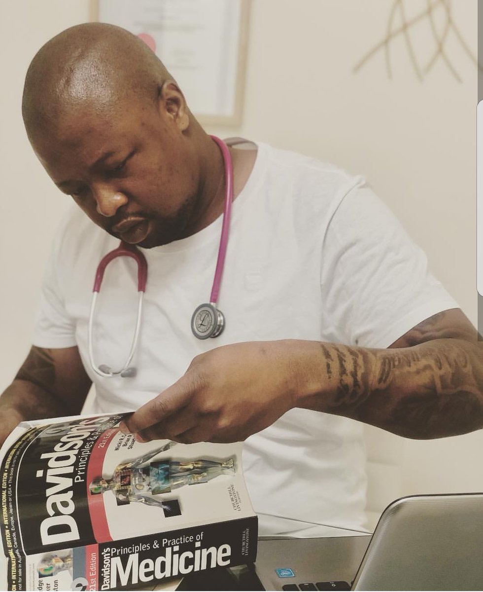 duduWagaG's tweet photo. @LungaShabalala congrats... @DJNAVES we see you too 😊😊 #Mancrush #djnaves #LungaShabalala #Docter #docters https://t.co/e4Mp62OLgb