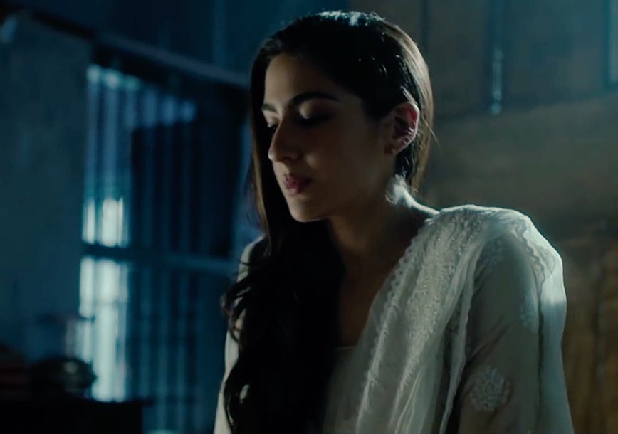 sara_updates_'s tweet photo. Heartbroken mukku and mansoor 
Watch there great chemistry tomorrow 
#Kedarnath in #cinemas Tomorrow 
#SaraAliKhan #SushantSinghRajput @itsSSR 

Follow-@sara_updates_ for more updates of @_saraalikhan https://t.co/k8erjByna1