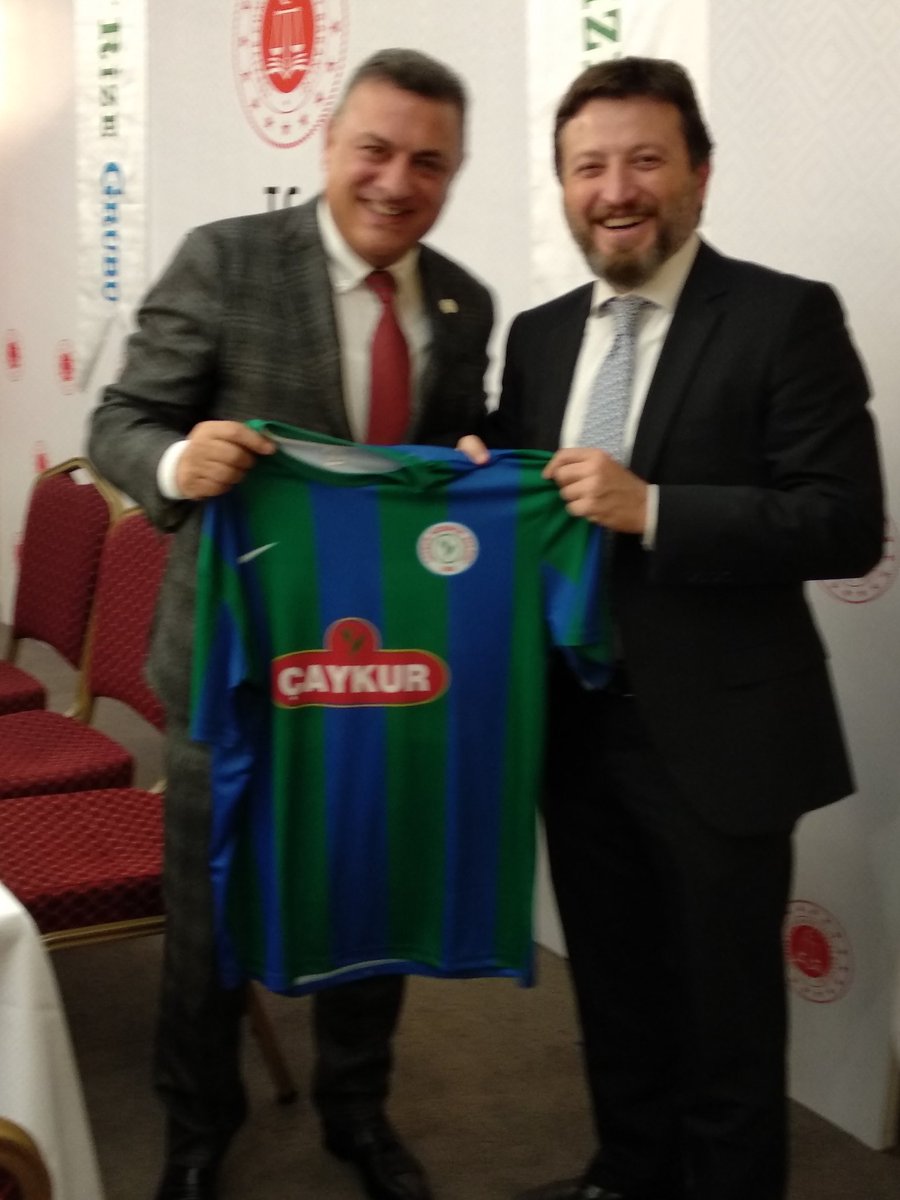 Rizespor Kulubu Baskani Sn. Hasan Kartal'dan formamizi aldik. Kendisine tesekkur ediyor, bu haftaki Galatasaray macinda takimimiza basarilar diliyorum.