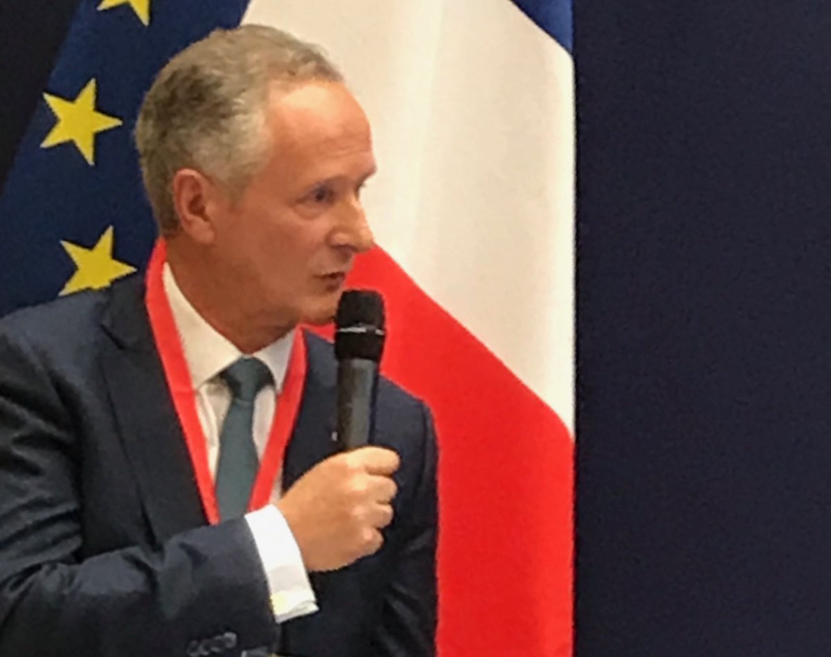 FrRo2019's tweet photo. Le débat avec les investisseurs français est animé par François Coste, président de la ⁦@CCIFER_Bucarest⁩ et Directeur de ⁦@Groupama⁩ Roumanie. Il rappelle que 37 entreprises du CAC 40 sont présentes en Roumanie. ⁦@DGTresor⁩ ⁦@Economie_Gouv⁩ https://t.co/s7tNDaxwYh