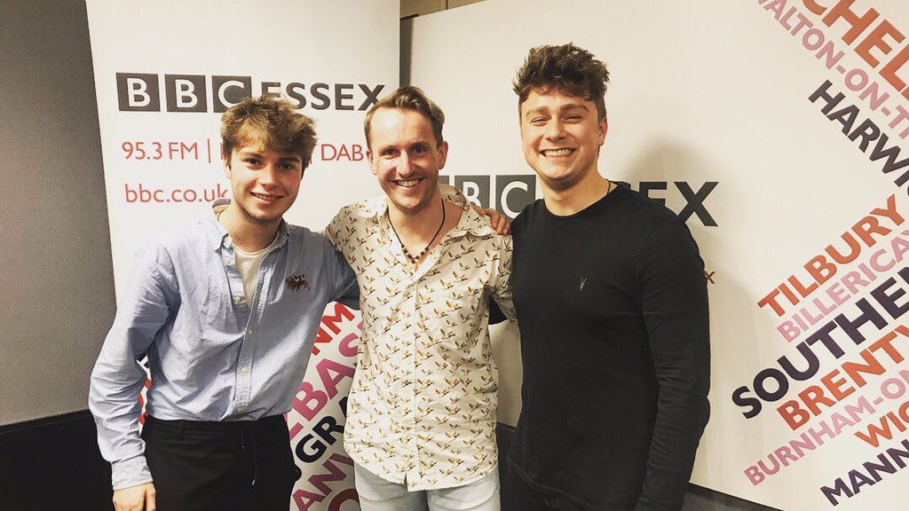 Big thank you to <a href="/theejellyman/">Rob Jelly III BSc</a> <a href="/BBCEssex/">BBC Essex</a> for yesterday! Was cracking! If you missed it catch up on BBC Sounds to hear the new single and a couple of our acoustic tracks. Buzzing for new shows in the new year! #thehemingways #radio #bbcessex