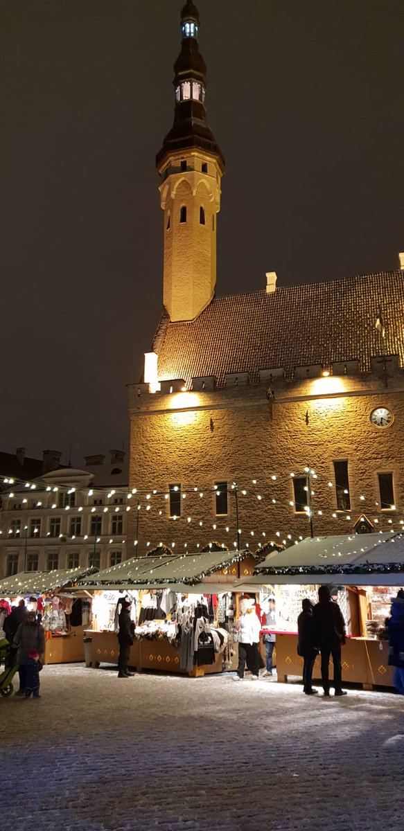 QuinGlobalUK's tweet image. Our EMEIA team are in the Baltic’s this week, visiting with our Tensor distributor in Tallinn. It&apos;s rather chilly at -5! They are introducing our #IMO WheelMark approved #TensorGrip L17 spray adhesive! Check out the images here! #Training #jointvisits #Christmas #IMO #WheelMark