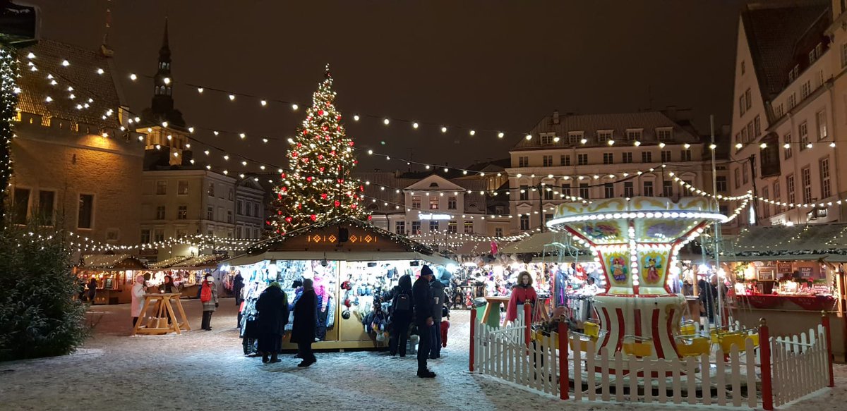 QuinGlobalUK's tweet image. Our EMEIA team are in the Baltic’s this week, visiting with our Tensor distributor in Tallinn. It&apos;s rather chilly at -5! They are introducing our #IMO WheelMark approved #TensorGrip L17 spray adhesive! Check out the images here! #Training #jointvisits #Christmas #IMO #WheelMark