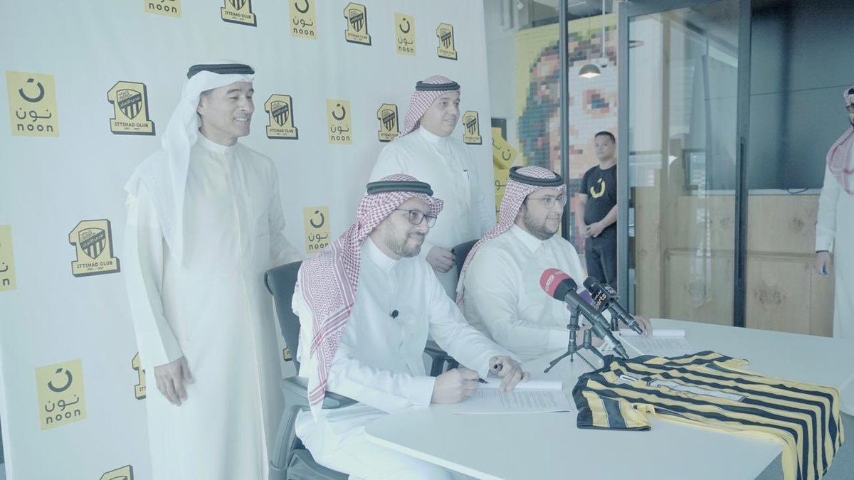 ittihad's tweet photo. 📝📸 نون ترعى #الاتحاد بعقد هو الأكبر في تاريخ النادي https://t.co/r1voOmZBaq