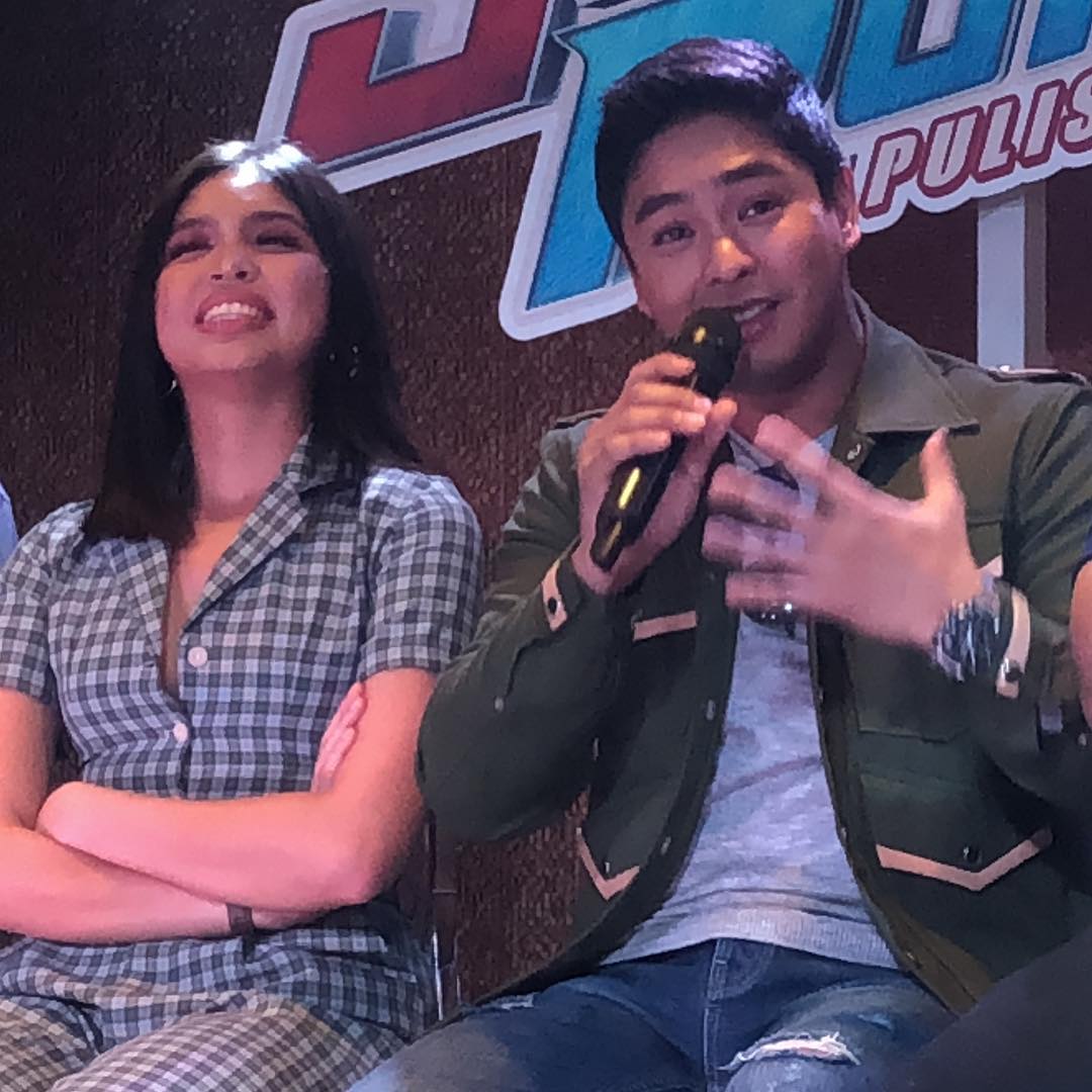 kalyeseryefan1's tweet photo. Coco Martin explaining the "Theory of Relativity". No pun intended 😜 #JackEmPopoyMediaCon 
(c) pikapikaph https://t.co/ZysfrNw1PB