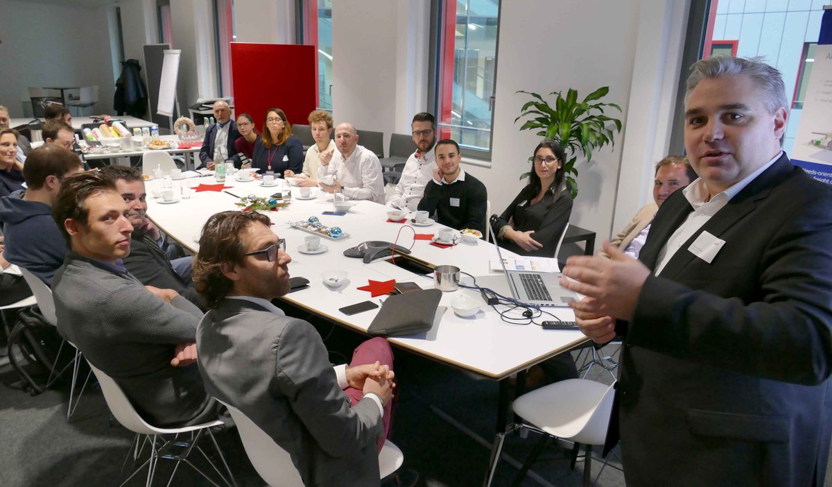 HOLM_Ffm's tweet photo. Advents-Gründerfrühstück im House of Logistics and Mobility (HOLM) - Marco Stefankiewicz und Torsten Schimpf (Groworks) sprechen über Effizienz durch Inbound-Marketing @HOLM_Ffm #logmob18 #startup @hmwevl  #entrepreneurship #entrepreneur @MathiasSamson__ #Frankfurt #Hessen https://t.co/WsOxJHZ1cj