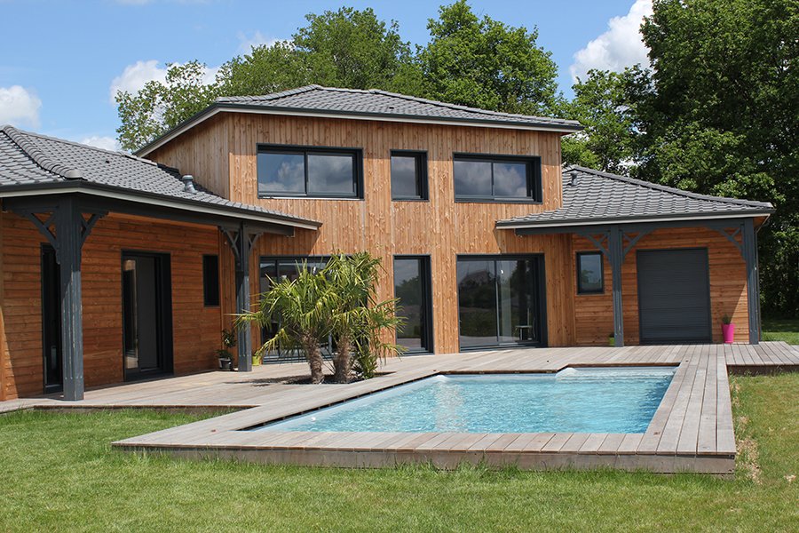 ConstructionsMu's tweet image. Les maisons bois se construisent de plus en plus. Dans un but écologique, économique, esthétique... Dans ce court article nous mettons en lumière les avantages, les inconvénients, le coût et l’entretien d’une maison en ossature bois
constructions-muretaines.fr/groupe/actuali…