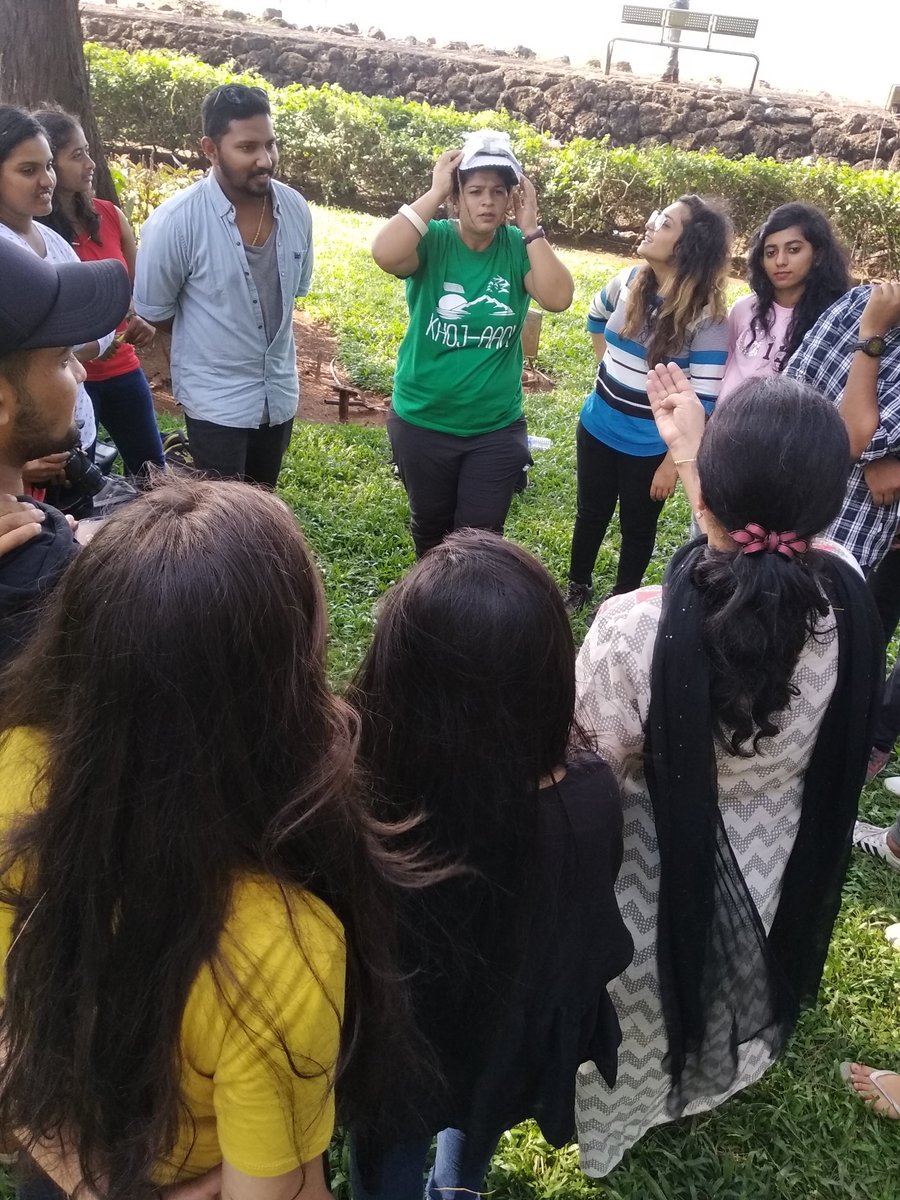 iiidnatcon18's tweet photo. Interior Designing Students learning art and design during our interactive Nature and Art workshop at #IIIDNATCON18 conducted by Poja Khojj. https://t.co/zoYYHJhQAL