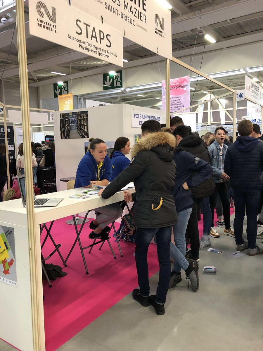 ArmorSTAPS's tweet photo. Présents aujourd’hui au salon @SupArmor de @StBrieucAgglo !
Afin d’informer les lycéens sur l’orientation dans notre filière et les formations et débouchés qu’elle propose.
Cc @ANESTAPS @fedebzh
#orientationactive #ANESTAPSLife https://t.co/SsDG0eXSGG