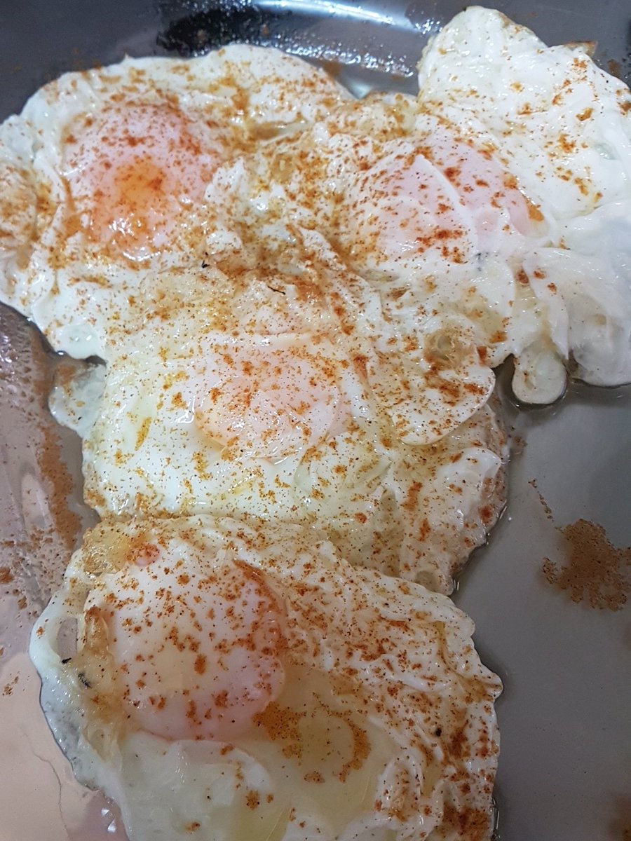 RteHnosPadilla's tweet photo. como cada Jueves De pincho!!!! Unos huevitos fritos 😋😋#CocinaRural #SanIldefonso #LaGranja #TurismlEspaña https://t.co/zPz27N1jSq