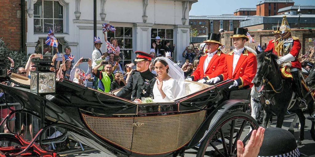 therunnymede's tweet photo. #tbt The Royal Wedding, May 2018. Meghan's wedding dress is on display at Windsor Castle until 6th January #royalwedding #harryandmeghan https://t.co/zq62bS3ZHM https://t.co/97RDtadiFG