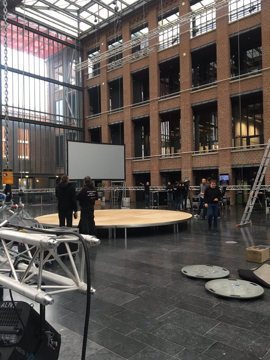 ppgdds's tweet image. Work in progress à Euratechnologies pour la soirée #businessleaders2018 organisée par @lavoixdunord