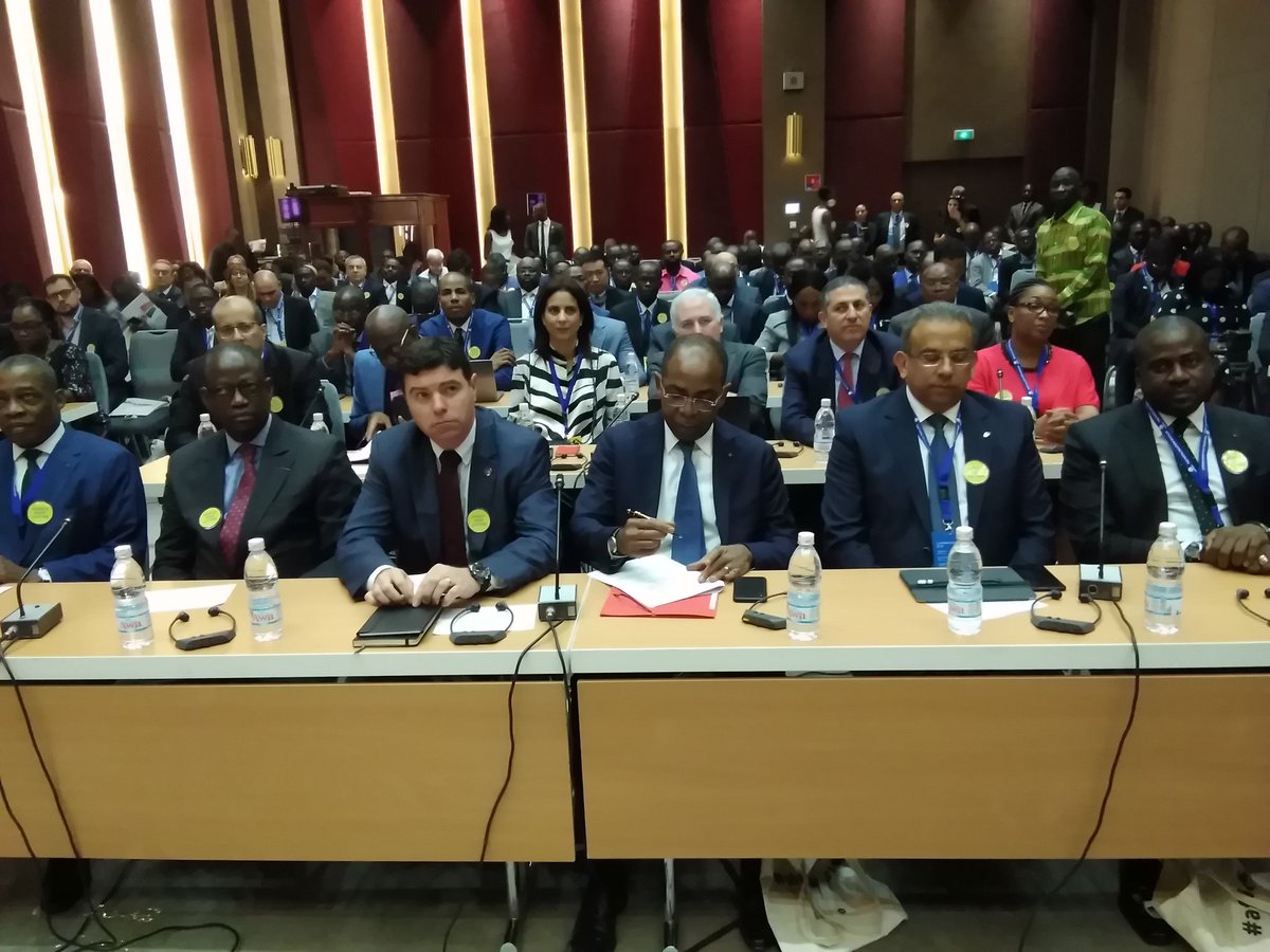 MENUP2's tweet photo. #APF2018: Le Ministre @ClaudeIsaac_De :"La révolution numérique que nous vivons influence structurellement le secteur postal qui est obligé, pour survivre, de se reformer et d’innover pour répondre aux nouveaux besoins de la clientèle". @isaacgnamba @ClivazPascal #UPU https://t.co/mgUGq17nry