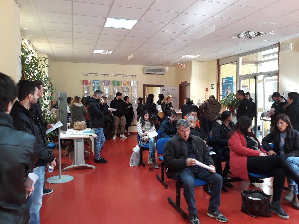 Stefani86799069's tweet photo. #EED2018 #CPI Sulmona #recruiting day le aziende incontrano i candidati preselezionati dal cpi @ANPALServizi #ANPAL https://t.co/Rc4nbXoQiI