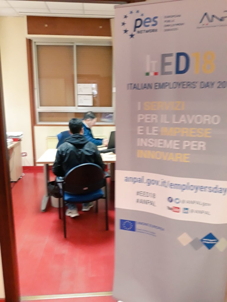 Stefani86799069's tweet photo. #EED2018 #CPI Sulmona #recruiting day le aziende incontrano i candidati preselezionati dal cpi @ANPALServizi #ANPAL https://t.co/Rc4nbXoQiI