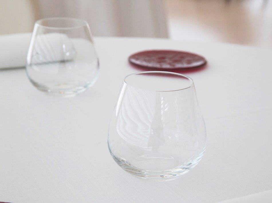 La mesa está puesta, solo faltas tú.
º
The table is set. Are you coming?

#BeatCalpe