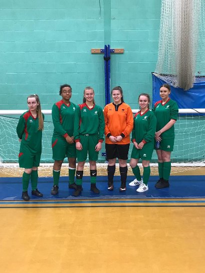 Hales_Sport's tweet photo. A fantastic first game to the season saw captain, Kaya, lead her team to victory and scored an incredible 7 goals in the game that finished with @halesowencoll winning 14 -1 against Wolverhampton College. Star of the game was given to Shardae. Massive thank you to @wolvcoll https://t.co/cLvyBGYZnD