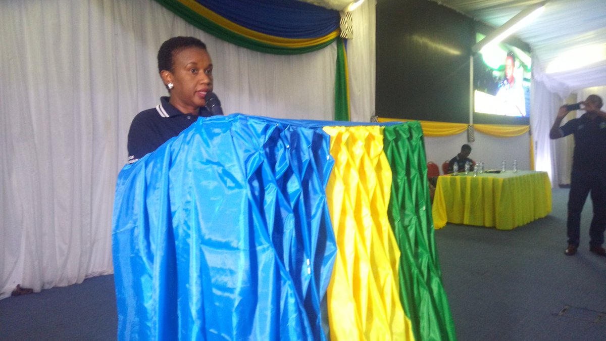 Muzungu4's tweet image. Minister @FRwanyindo commended @CityofKigali for managing to organize two #KigaliJobFair editions in a single year. She stressed that Job Net complements @RwandaGov efforts in promoting employment opportunities for young people, especially young graduates. @Employmentcentr