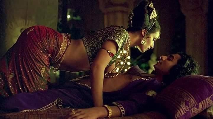 Devi43316874's tweet photo. அவனால் முடியாத ஒன்றை பழி சுமத்துகிறான் அவள் மீது...! 

ஆண்மையற்ற கணவன்
அகிலம் கொடுத்தது
அவளுக்குப் பட்டம் #மலடி....!

குடிகார கணவன்
குடித்தே செத்தான்
அவளுக்குப் பட்டம் #விதவை....!

ஆண் சென்றான்
விபச்சார விடுதி
அவளுக்குப் பெயர் #விபச்சாரி...! https://t.co/cSBnsRWxZf
