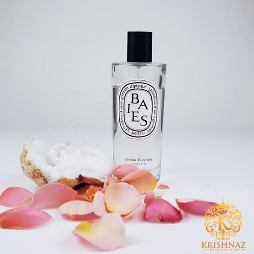 Krishnazluxe's tweet photo. Buy this sandalwood fragrance perfume exclusively at #krishnaz 
We sell products genuinely NOT MADE OF ANIMAL skin and INTERNATIONAL LUXURY PRODUCTS of LUXURY BRANDS.
Bay at best price guaranteed #onlineshopping #vegan #veganism #luxury #fragrance https://t.co/P6zZXZvXKJ