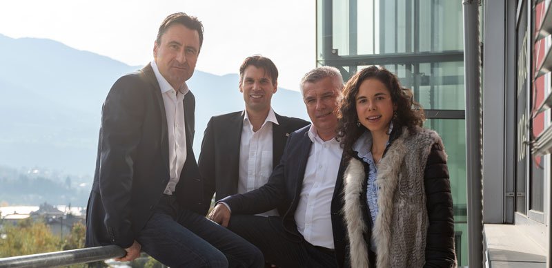 FalkensteinerV's tweet photo. Wir sind..#einTeam👨‍👩‍👧‍👦:Erich👨🏻‍⚖️ist #Gründer #Macher &amp; #BusinessAngel.Beat kennt die europäische Touristik ⛱🏕in und auswendig.Andreas ist die interne Bank 🏦Ingrid👩🏻:Expertin in Sachen Gesundheit &amp; Sport.Wir sind #FalkensteinerVentures:https://t.co/wHxKoxMg5p. https://t.co/hX9eDtny87