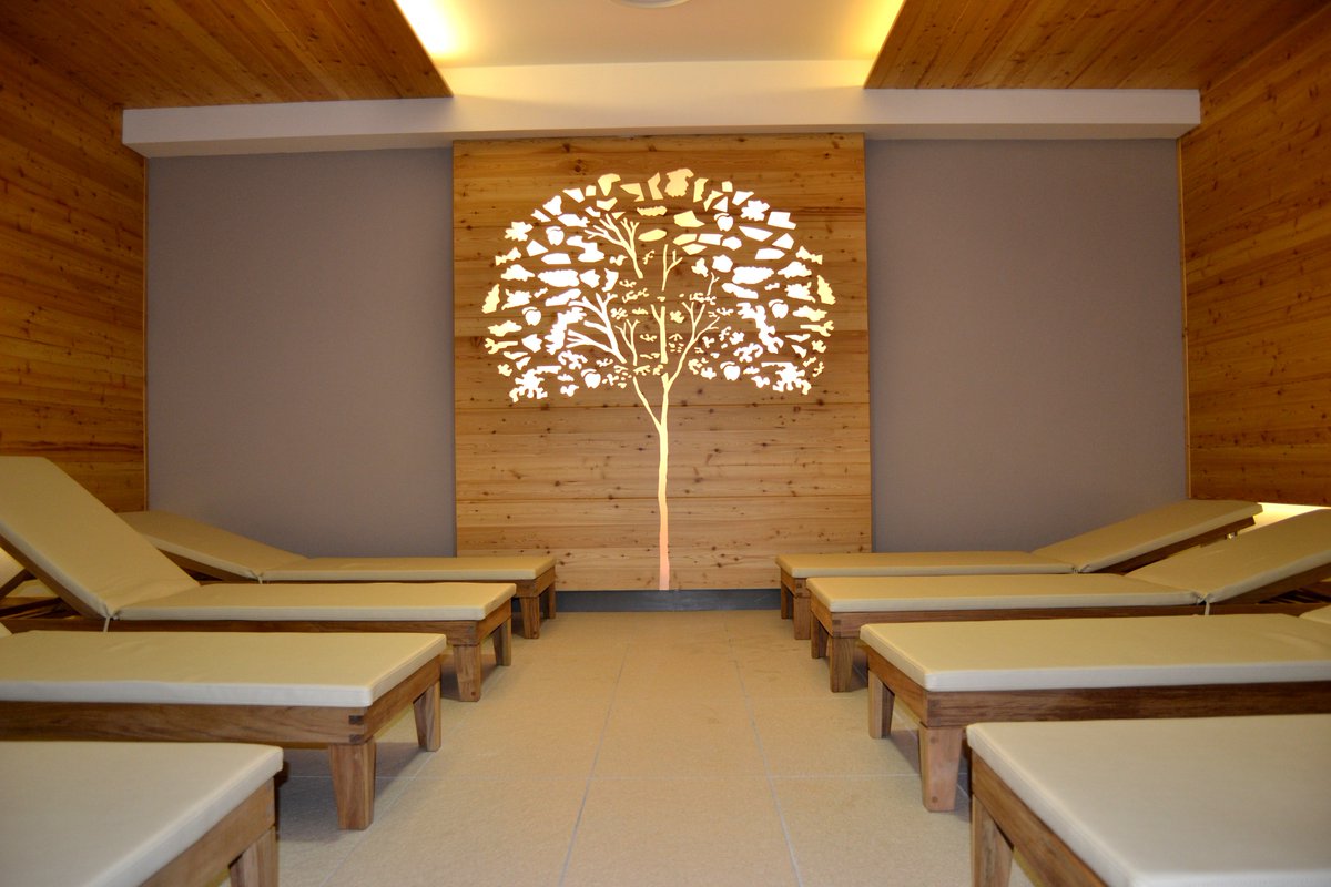 Bisognoso di #benessere e #relax?
Nessun problema: lunedì 17 dicembre riaprono le <a href="/TermePejo/">Terme di Pejo</a>, storico centro termale all'interno del Parco Nazionale dello Stelvio.
Hai tutto l'inverno per venire a farti coccolare: ti aspettiamo! 
bit.ly/Terme-di-Pejo