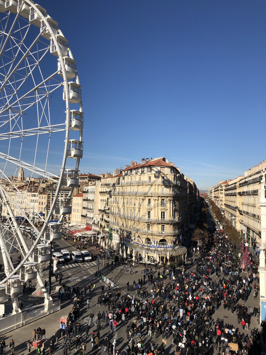 Протесты школьников и студентов в Марселе 