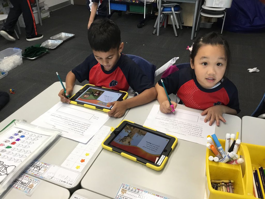 MissMandyPP's tweet photo. The best place for animals is their own natural habitat. PP Ss built mini habitats for their favourite animals. #STEMInn #CognitaWay #StamfordHK #MindandHand https://t.co/Z2XkErX12i