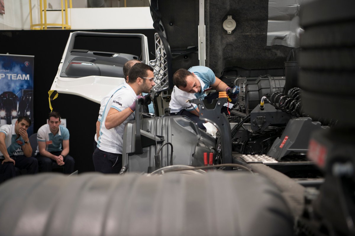 Revista AreaUrbana (@areaurbana) on Twitter photo #Mecánicos #argentinos buscar ser los #mejores del #mundo
#ScaniaTopTeam, el #certamenglobal de #capacitación en #serviciotécnico de la empresa sueca.
<a href="/ScaniaArgentina/">Scania Argentina</a>
goo.gl/nLwjZa #Mecánicos #argentinos buscar ser los #mejores del #mundo
#ScaniaTopTeam, el #certamenglobal de #capacitación en #serviciotécnico de la empresa sueca.
<a href="/ScaniaArgentina/">Scania Argentina</a>
goo.gl/nLwjZa