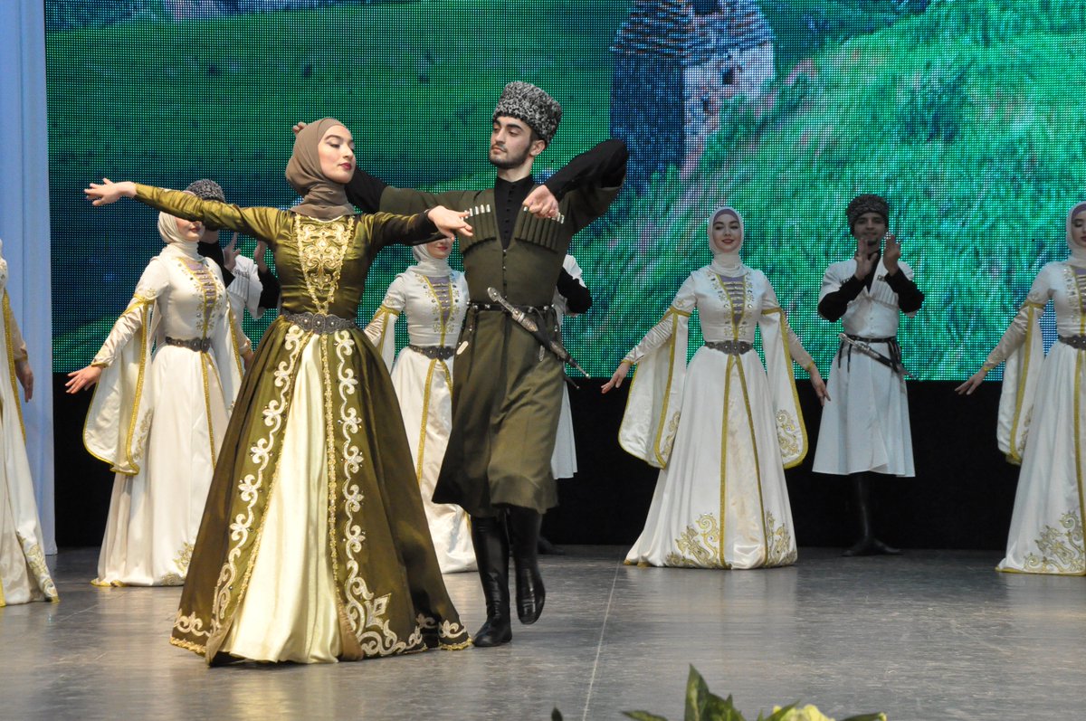 ансамбль сунжа. вайнахская лезгинка. чеченский танец. чеченский ансамбль вайнах. чеченский национальный танец.