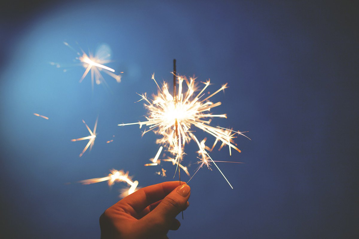 We hope everyone has a fantastic New Years Eve tonight! 🎆 Stay warm, stay safe, and have fun! #Grasmere #LakeDistrict #Cumbria #Winter #Hotel #NewYearsEve