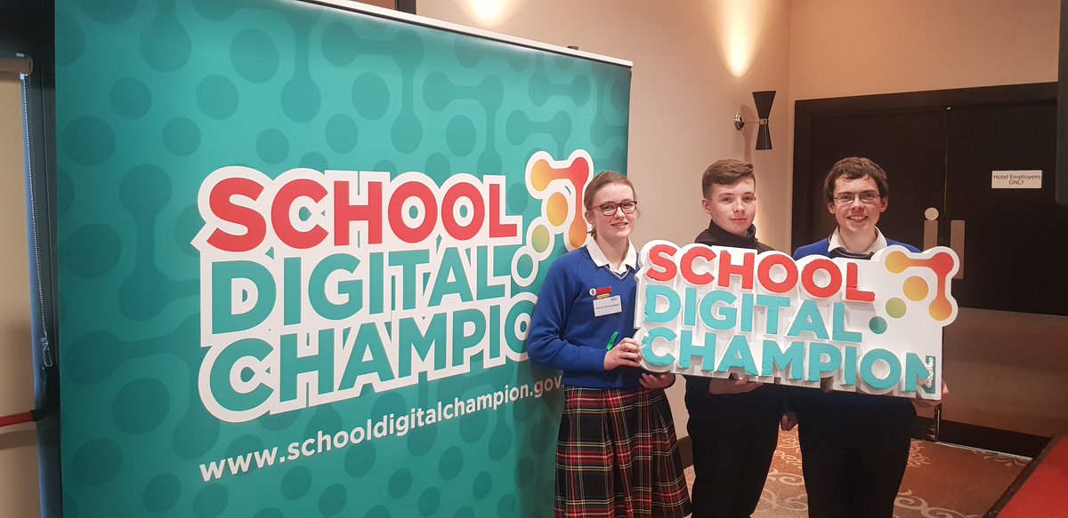 GCanPhiarsaigh's tweet photo. Táimid ag traenáil inniu do Chlár na gCrann Taca Digiteach Scoile! #SchoolDigitalChampionProgramme @Dept_CCAE @Education_Ire https://t.co/WR1cpbKJbC
