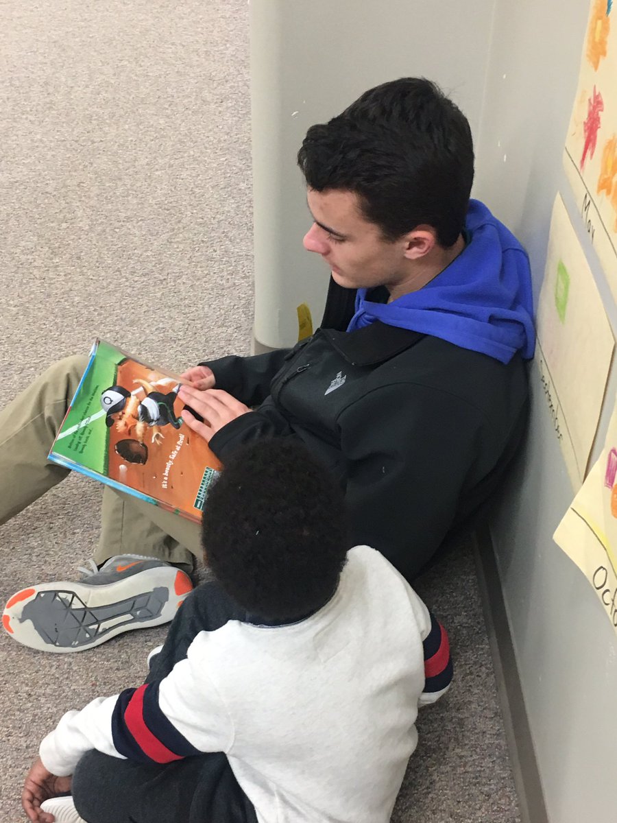 We always love having students from Creighton Prep volunteer at Skinner.  Our students learn so much from them! <a href="/CreightonPrep/">Creighton Prep</a> 💙