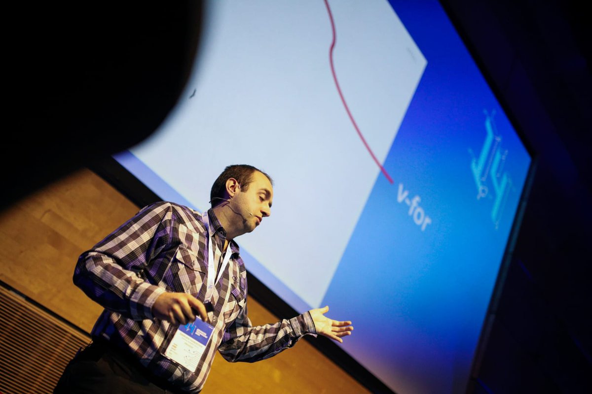 ATDkonferencija's tweet photo. Vue.js framework i ekosustav prezentirao je Damjan Namjesnik, a Tomislav Loparić sve o Veeam Availability Platform. Mustafa Toroman pokazao je DevOps iz ugla sistemaša, a Alan Debijađi kako jednostavno rukovoditi podacima. Vladimir Stefanović fokusirao se na Office 365.
#atd14 https://t.co/VrOgRemoGC