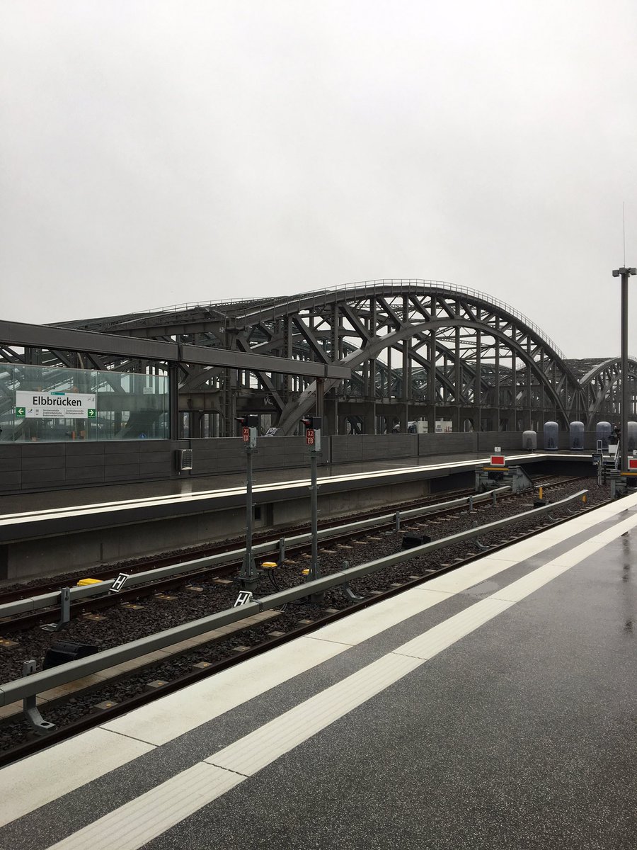 #U4 #Elbbrücken in ein paar Stunden wird sie offiziell eröffnet. Freitag bis Sonntag können Hamburger kostenlos ab Jungfernstieg bis zur Station fahren.