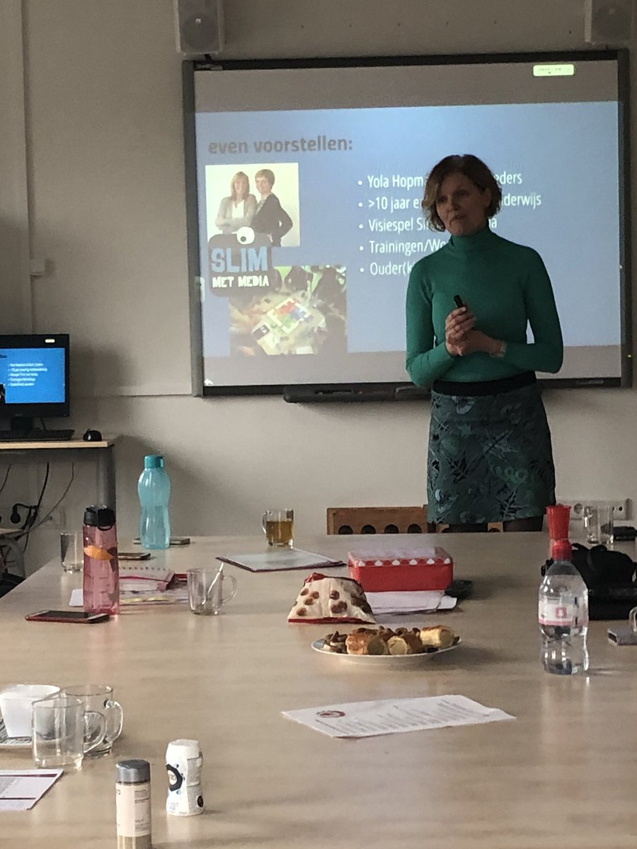 SlimmetMedia's tweet photo. Vandaag doet @karinsieders de aftrap van de studiemiddag op bs De Vlinder in Heemskerk. @Tabijn #visiespel #Mediawijsheid #digitalegeletterdheid https://t.co/0QXkmMjiLo