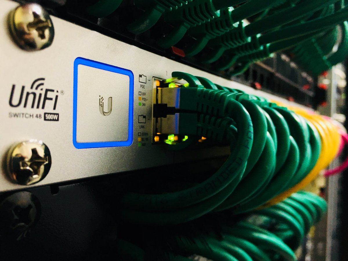 ConnerTechSol's tweet image. A properly  maintained server rack or room sure makes for great opportunities of artistic #ThrowbackThursday install photos. Check out this beautifully wired @ubnt UniFi 48 Port PoE Switch. This is our favorite switch to use installed devices requiring power. #GoWithThePros